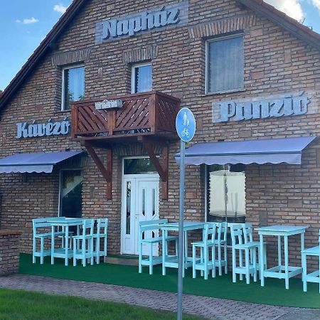 Naphaz Panzio Bed & Breakfast Tiszafured Luaran gambar