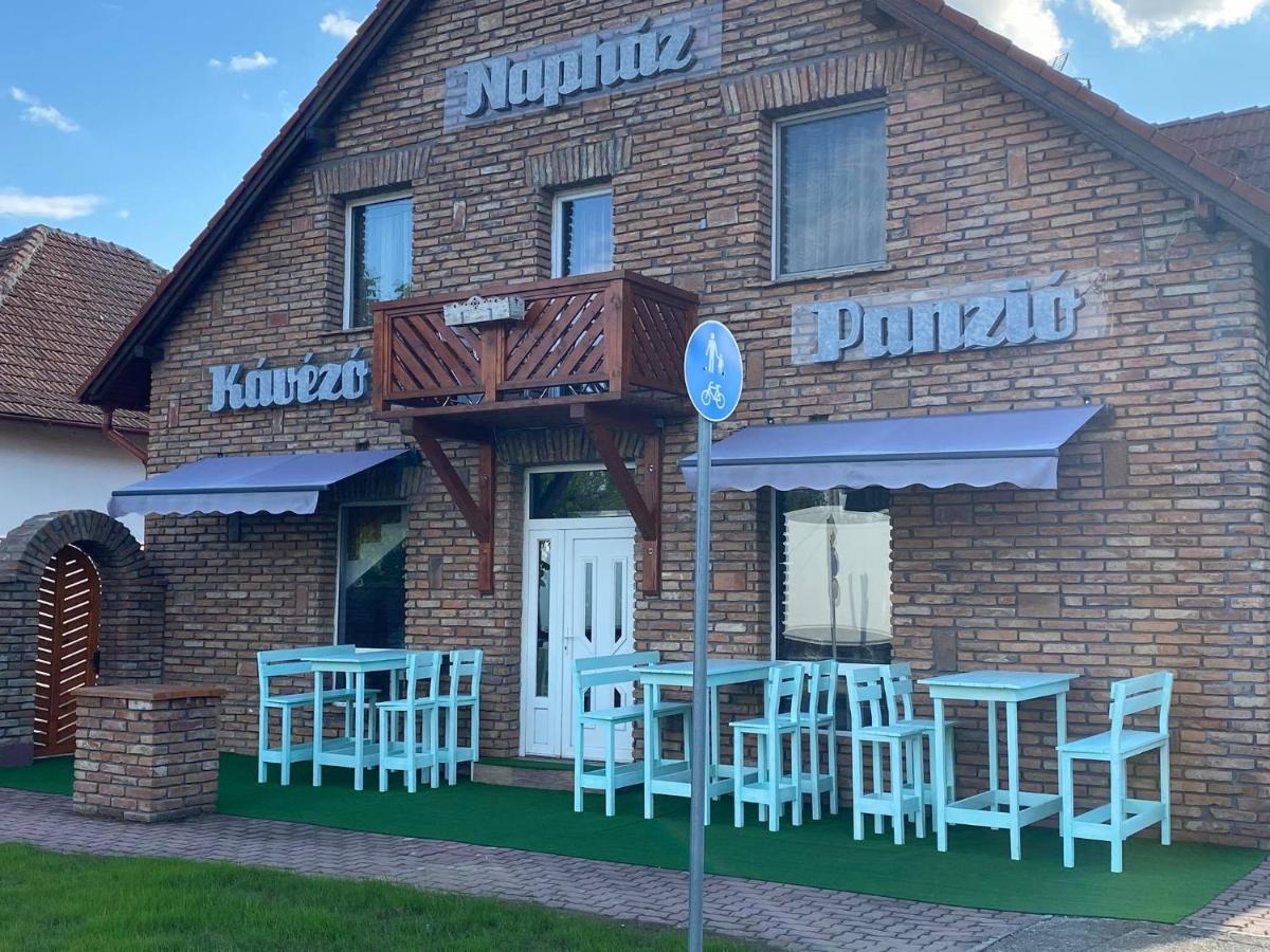Naphaz Panzio Bed & Breakfast Tiszafured Luaran gambar